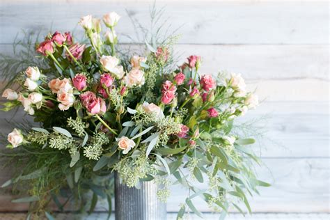 arrange flowers  diy floral arrangements architectural digest