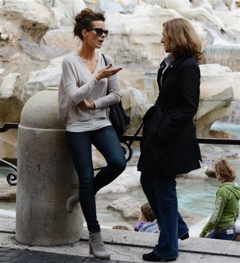 kate beckinsale visits rome as she gets into character for amanda knox film daily mail online