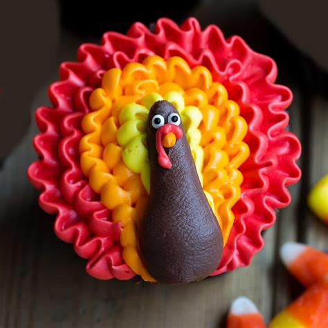 Cute Turkey Cupcakes For Your Thanksgiving Dessert Table