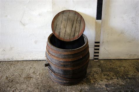 wooden barrel  lid  cm      stockyard prop  backdrop hire