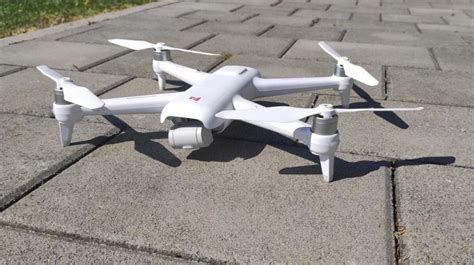 dron xiaomi fimi  fhd kamera  axis gimbal daljinskim upravljac
