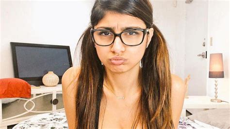 mama mia lebanese miami porn star mia khalifa arouses new