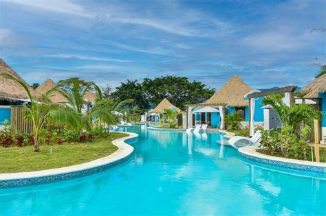 jamaicas top resorts  luring tourists   splashy  perks