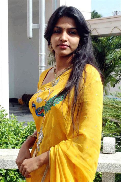movie hub tamil actress dhanshika hot photos