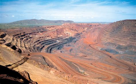 mining news vale holds talks  expand worlds biggest openpit iron