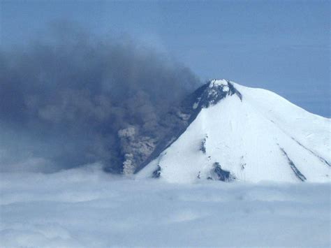 volcanic eruption disrupts air travel in alaska reuters