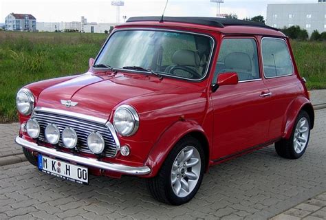 the 20 most iconic classic cars of the 1960s hotcars mini oldtimers