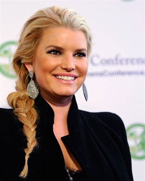 jessica simpson s wedding florist shares decor budget tips for your