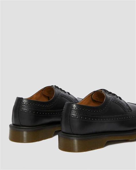 smooth leather brogue shoes dr martens