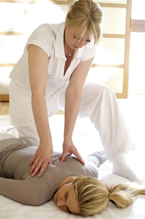 massagem shiatsu shiatsu massage shiatsu massage acupressure
