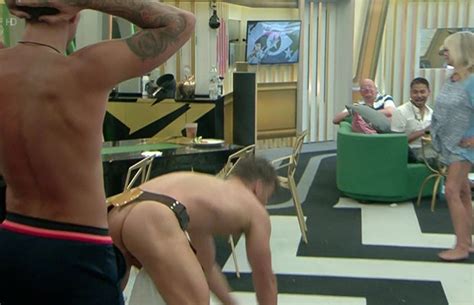 uk big brother billy shows his balls on tv spycamfromguys hidden cams spying on men