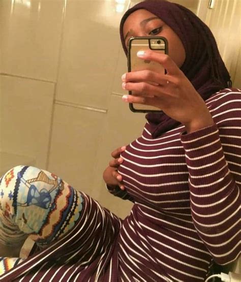 Mmm So Hot How This Muslim Whore Squize Her Tits Gesmight