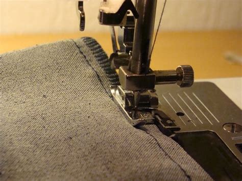 spijkerbroek inkorten en de originele rand behouden maak iets moois zoom spijkerbroek