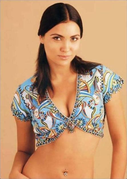 Lara Dutta Bikini Wallpapers Lara Dutta Hot In Bikini Pics ~ Hot