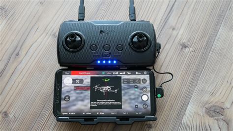 hubsan zino pro recenzja drona  kamera   zasiegiem az  km kontroler ze smartfonem