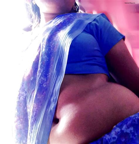 Tamil Milf Aunty Posing In Saree 3 Pics Xhamster
