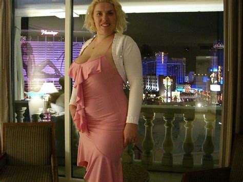 milf barby from united kingdom barby flashes to las vegas youx xxx