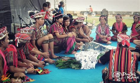 ciri khas suku dayak ot danum suku pedalaman indonesia images