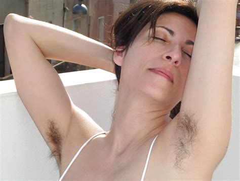 amateur mature milf hairy armpits spreading 27 beelden van