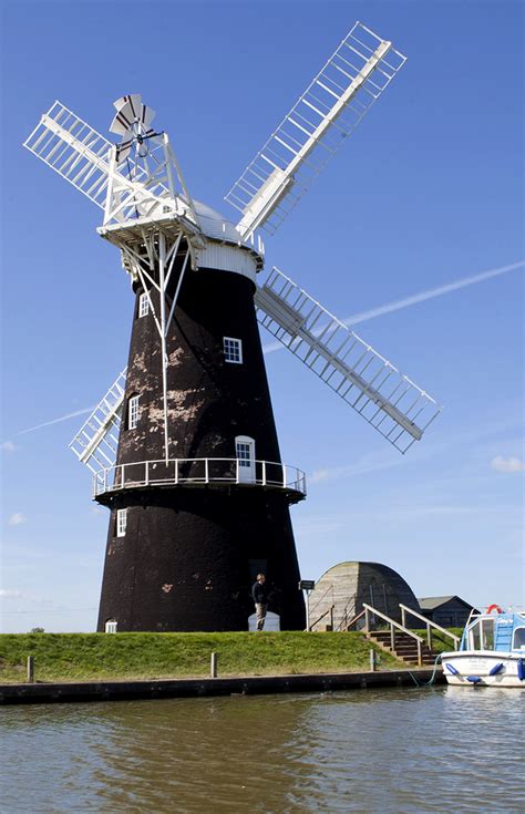 holiday park  norfolk family holidays  norfolk uk norfolk broads dutch windmills windmill