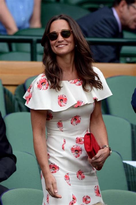 Kate Middleton S Sister Pippa Braves Wet Weather With