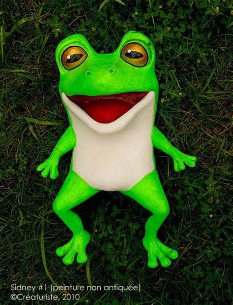 creaturistes laboratory latex frog puppets