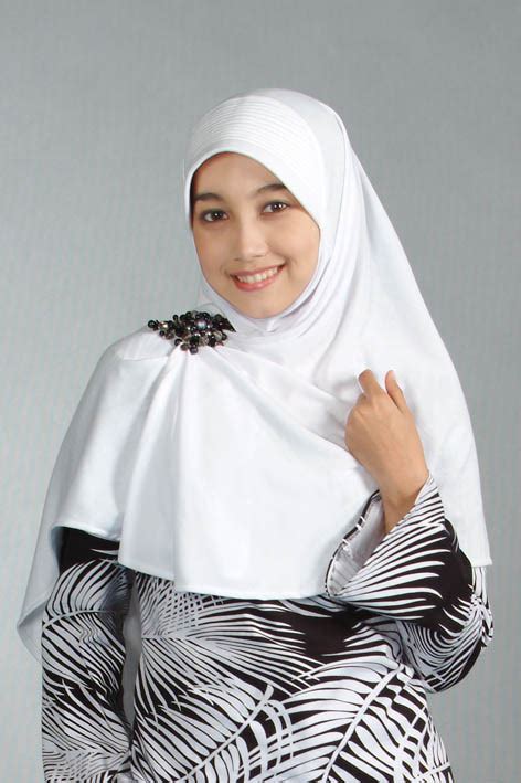 Foto Cewek Cantik Alim Berjilbab ~ Shofyan 91