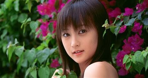 asian entertainment and culture ayaka komatsu sexy cute japanese babe girl
