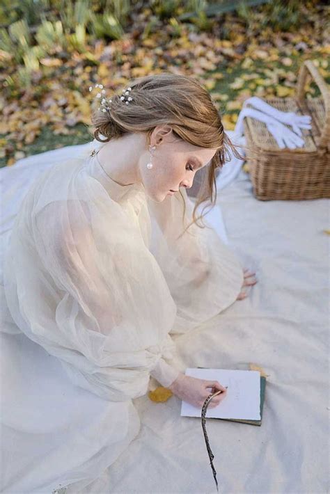 1900s Victorian Dream Classic Picnic Bridal Styled Shoot With A