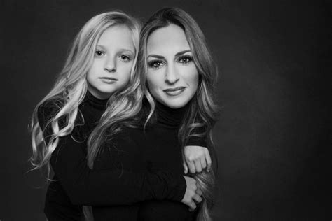 20 mother and daughter photography ideas in 2022