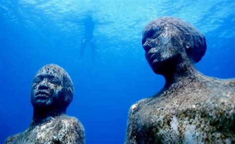 incríveis estátuas submarinas minilua