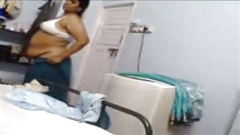 indische tante bereitet sich auf fette sexsession vor