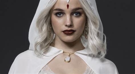 Titans Season 4 Images Reveal First Full Look At Teagan Croft As White