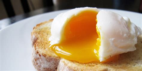 3 Tricks For The Most Perfect Poached Eggs Huffpost