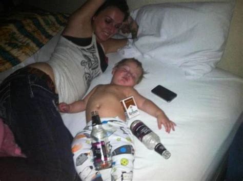 mom selfie fails courtesy of the worst mothers on the planet 32 pics