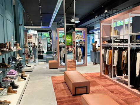 nieuw  tilburg vabotti geopend  nieuwste winkelstraat van het centrum tilburgcom