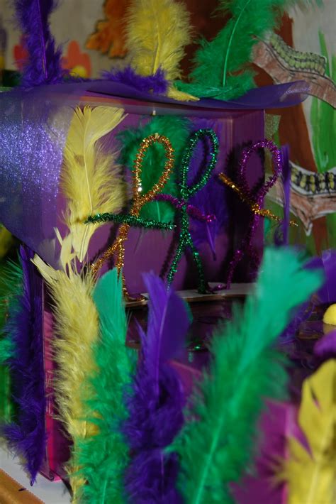 party ideas  mardi gras outlet create  mini mardi gras parade float    shoe box