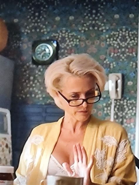 Gillian Anderson Sex Education Meryl Streep X Files Older Women
