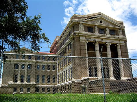 day trips nueces county courthouse corpus christi historic