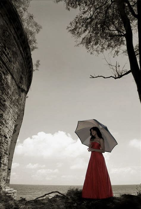 Pin By Almadiana Silva Amado On Parasols Umbrellas Lady In Red