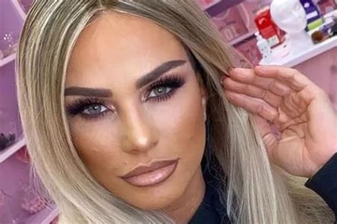 katie price s daughter princess embarrassed by mum s dance moves in new