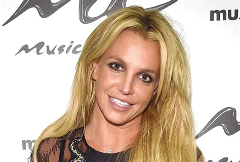britney spears checks into mental health facility is distraught over
