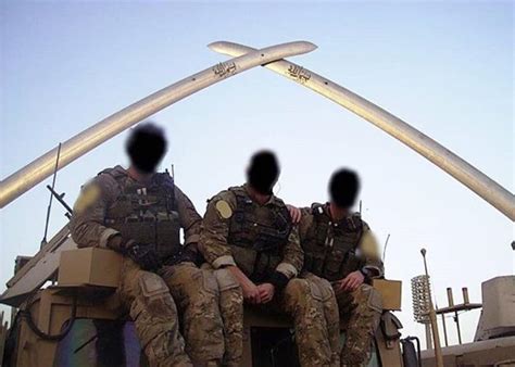 British 22 Sas Under The Arch Of Victory In Baghdad Iraq 🇬🇧