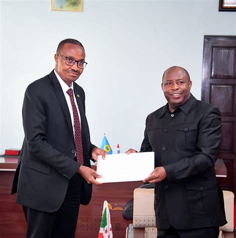 afrique kagame sadresse  son homologue du burundi evariste ndayishimiye lerwandais