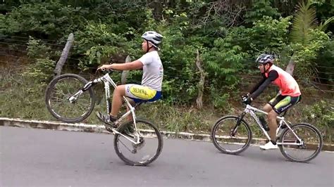 Emanuel Empinando Bike Com Final Engraçado Youtube