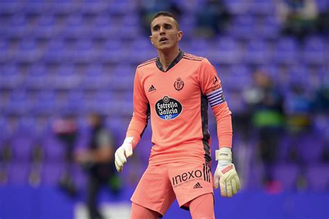 report barcelona keeping tabs   la liga goalkeepers barca universal