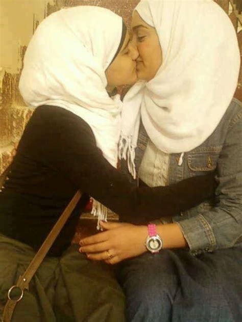 two lesbian muslim kissing lgbt muslims pinterest