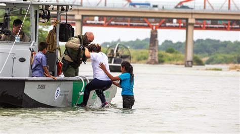 Death On The Rio Grande A Look At A Perilous Migrant Route The New