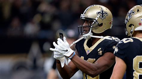New Orleans Saints Wide Receiver Michael Thomas Uses Cell Phone In Td