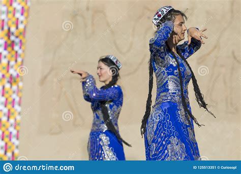 Khiva Uzbekistan August 26 2018 Folk Dancers Performs Traditional